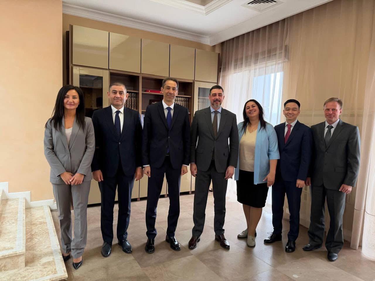 Krasnoyarsk diyarına işgüzar səfəri çərçivəsində Azərbaycan Respublikasının Rusiya Federasiyasındakı fövqəladə və səlahiyyətli səfiri Rəhman Mustafayev Sibir Federal Universitetində olub Xeber basligi