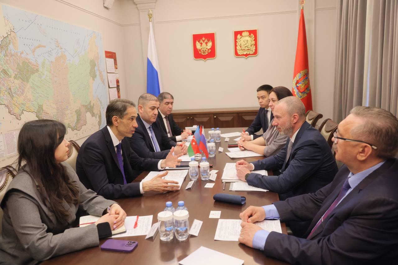 Krasnoyarsk diyarına işgüzar səfəri çərçivəsində Azərbaycan Respublikasının Rusiya Federasiyasındakı fövqəladə və səlahiyyətli səfiri Rəhman Mustafayev bir sıra rəsmi görüşlər keçirib Xeber basligi