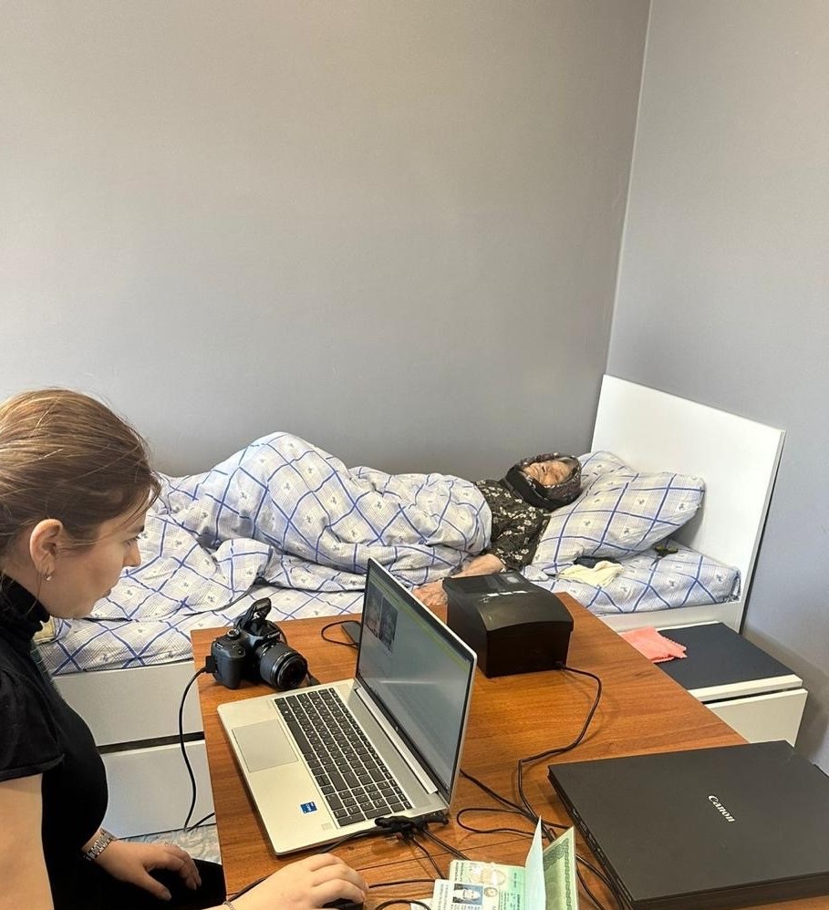 96 yaşlı Azərbaycan Respublikası vətəndaşının pasport sənədləri yaşayış ünvanında qəbul edilib Xeber basligi